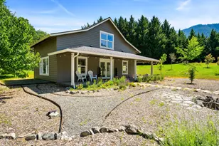 931 Hogan Rd, Jacksonville, OR 97530 - Photo 3