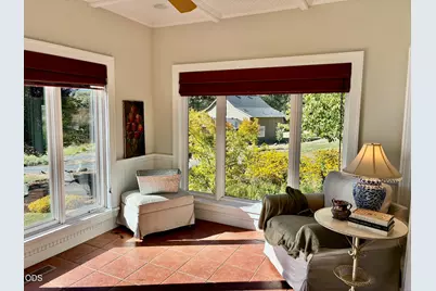 931 Hogan Road, Jacksonville, OR 97530 - Photo 15