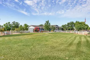 2252 Fowler Ln, Medford, OR 97502 - Photo 45