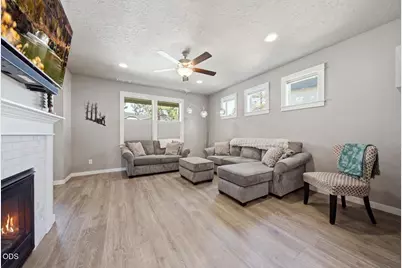 642 N Willitts Street, Sisters, OR 97759 - Photo 9