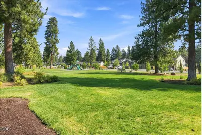 642 N Willitts Street, Sisters, OR 97759 - Photo 53