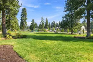 642 N Willitts St, Sisters, OR 97759 - Photo 53