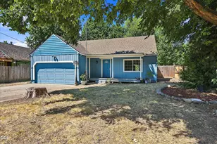 438 NE Flint St, Grants Pass, OR 97526 - Photo 1