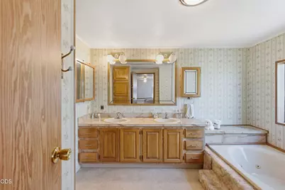 300 Winston Drive, Grants Pass, OR 97526 - Photo 15