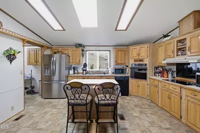 300 Winston Drive, Grants Pass, OR 97526 - Photo 9