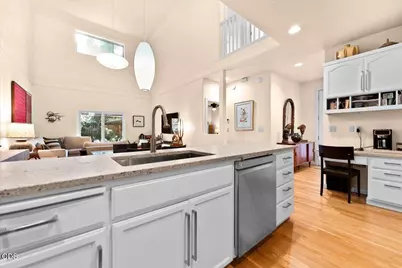 2786 Parkwood Village Lane, Central Point, OR 97502 - Photo 9