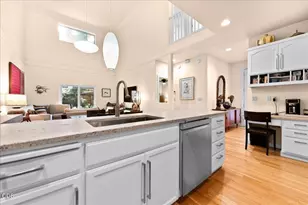 2786 Parkwood Village Ln, Central Point, OR 97502 - Photo 9