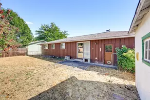 520 Elm Way, Eagle Point, OR 97524 - Photo 23