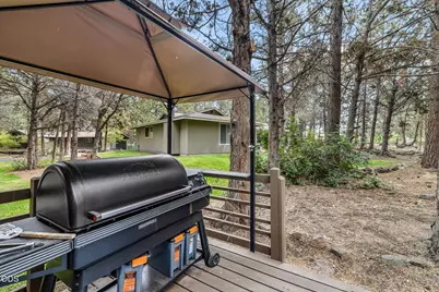 61510 Maid Marian, Bend, OR 97702 - Photo 11