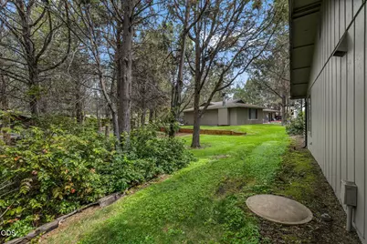 61510 Maid Marian, Bend, OR 97702 - Photo 3