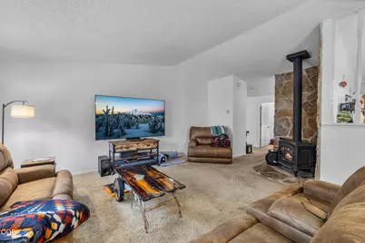 61510 Maid Marian, Bend, OR 97702 - Photo 17