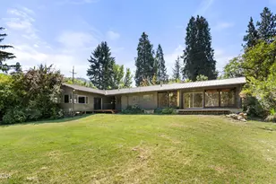 6460 Rogue River Hwy, Grants Pass, OR 97527 - Photo 15