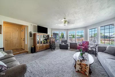 3360 Wellington Drive, Medford, OR 97504 - Photo 9