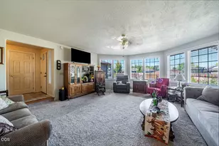 3360 Wellington Dr, Medford, OR 97504 - Photo 9