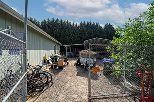 403 Black Tail Ln, Shady Cove, OR 97539 - Photo 27