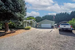 403 Black Tail Ln, Shady Cove, OR 97539 - Photo 27