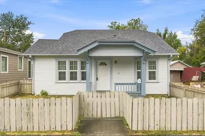 612 S Ivy Street, Medford, OR 97501 - Photo 1