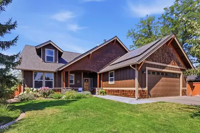 2238 NW Oak Avenue, Redmond, OR 97756 - Photo 1