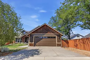 2238 NW Oak Ave, Redmond, OR 97756 - Photo 5