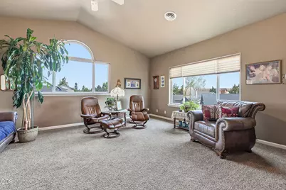 2350 SW Indian Avenue, Redmond, OR 97756 - Photo 3