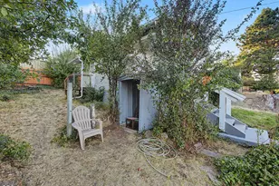 1012 N 8th St, Klamath Falls, OR 97601 - Photo 13