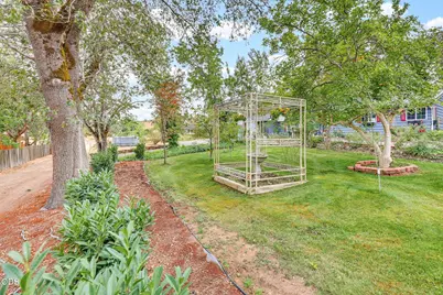 1921 Old Military Road, Medford, OR 97502 - Photo 37