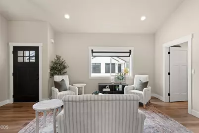 305 Moody Lane, Medford, OR 97501 - Photo 11