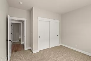 305 Moody Ln, Medford, OR 97501 - Photo 25