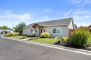 305 Moody Ln, Medford, OR 97501 - Photo 1