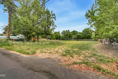 0 S Peach Street, Medford, OR 97501 - Photo 17
