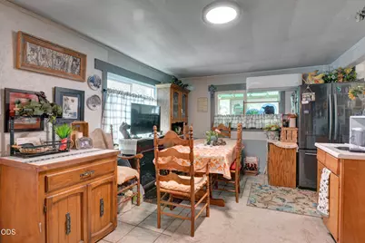 204 E Rosewood Street, Grants Pass, OR 97527 - Photo 9