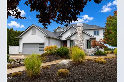 142 Prairie Landing Drive, Eagle Point, OR 97524 - Photo 1