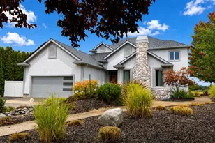 142 Prairie Landing Dr, Eagle Point, OR 97524 - Photo 1