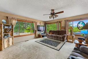221 Village Ln, Grants Pass, OR 97527 - Photo 15