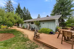 221 Village Ln, Grants Pass, OR 97527 - Photo 23