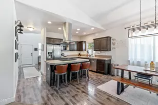 20530 Mutt Ct, Bend, OR 97701 - Photo 7