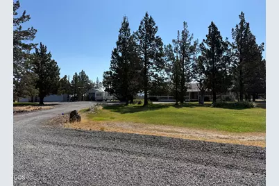 5790 NW Galloway Loop, Redmond, OR 97756 - Photo 3