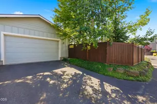 20256 Halfway Rd, Bend, OR 97703 - Photo 39