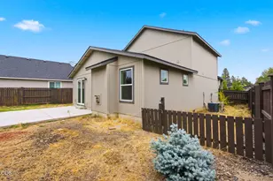 2981 NE Roxy Pl, Bend, OR 97701 - Photo 27