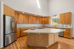 94 Jacksonville Reservoir Rd, Jacksonville, OR 97530 - Photo 11