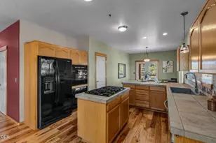 62262 Chickadee Ln, Bend, OR 97701 - Photo 11