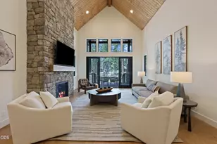 18211 Basalt Ln, Bend, OR 97707 - Photo 9