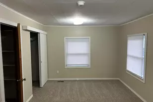 1216 Maple Park Dr, Medford, OR 97501 - Photo 9