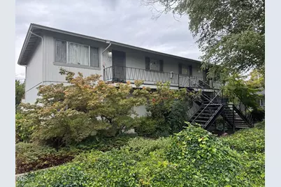 305 NE C Street, Grants Pass, OR 97526 - Photo 1