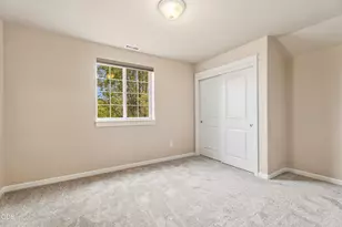 61146 SE Sydney Harbor Dr, Bend, OR 97702 - Photo 11