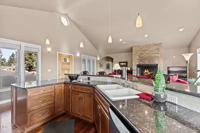 17665 Mountain View Road, Sisters, OR 97759 - Photo 19