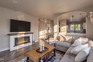 61076 Honkers Ln, Bend, OR 97702 - Photo 13