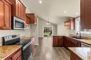 816 Nicholas Lee Dr, Medford, OR 97501 - Photo 7