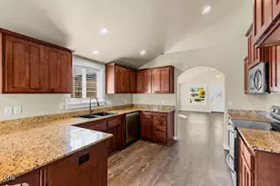 816 Nicholas Lee Dr, Medford, OR 97501 - Photo 9