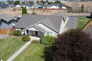 513 SW Sunrise Cir, Metolius, OR 97741 - Photo 3